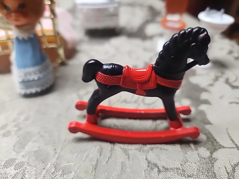 Lote 1980 Mattel The Littles Metal Die-Cast Casa de Muñecas Muebles y Muñecas Foto 4 de 4