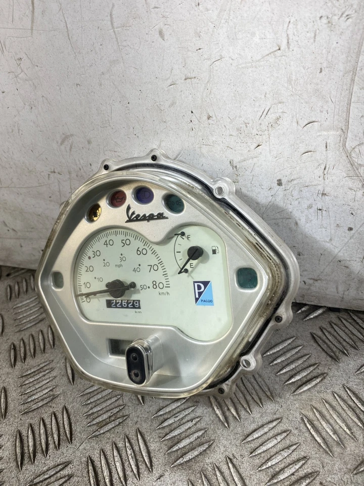 108498 Strumentazione Contachilometri Piaggio Vespa LX 50 / 125 Dal 2005 al 2011 - Immagine 3 di 4