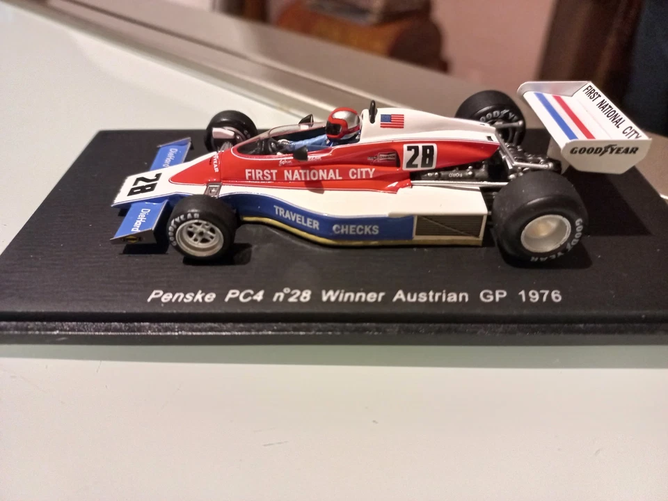 PENSKE PC4 #28 J.Watson Winner Austrian GP 1976 - Spark 1/43 Ref. S3370 - Immagine 2 di 4