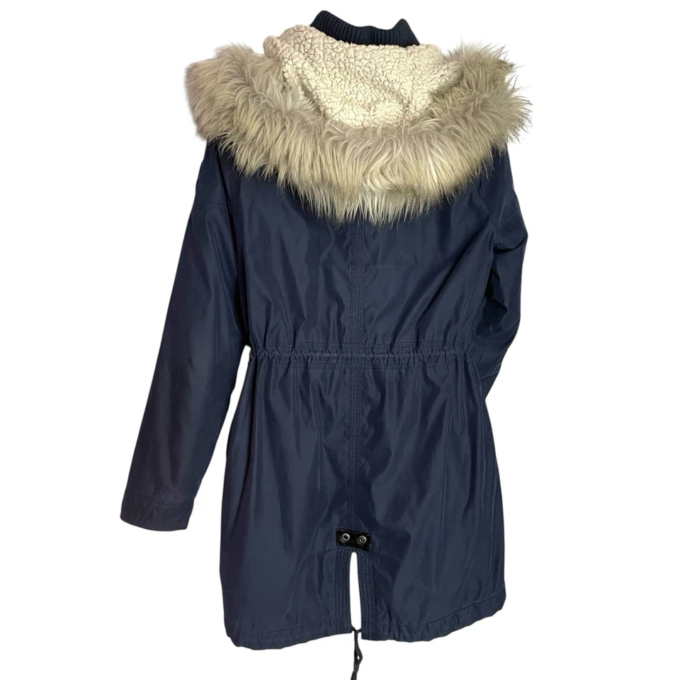 Chaqueta Parka Abercrombie & Fitch Mujer M Azul Marino Forrada Sherpa Piel Sintética Capucha Foto 2 de 4