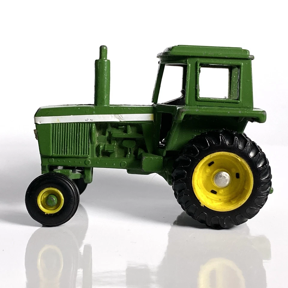 Tractor agrícola John Deere vintage Ertl “Farm Machinery of World” 1/64 verde #1619 Foto 4 de 4