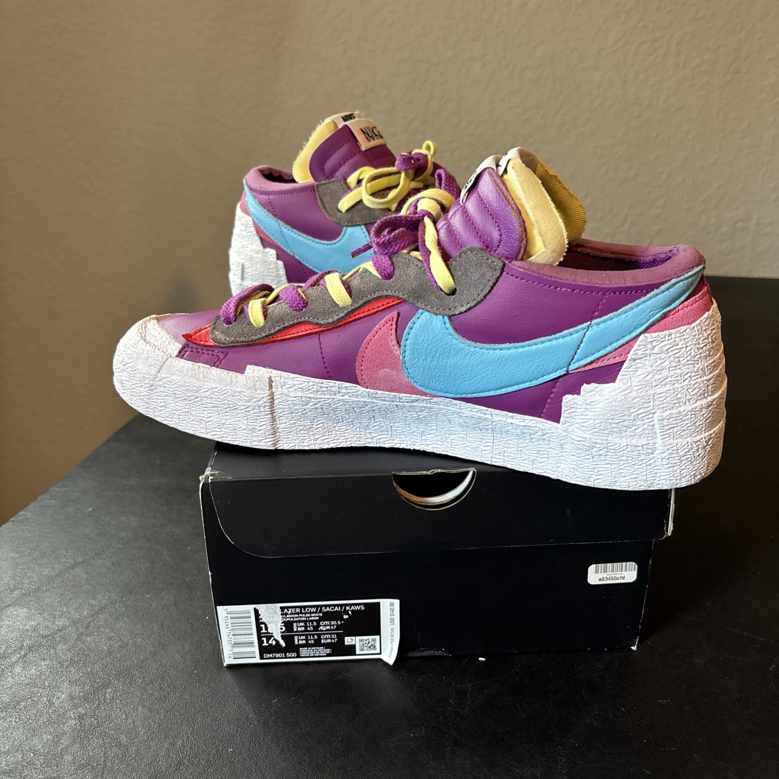 SACAI X NIKE Nike Blazer Low x KAWS x Sacai Uomo Taglie 12.5 US Viola Bianco Crepuscolare DM7901 500