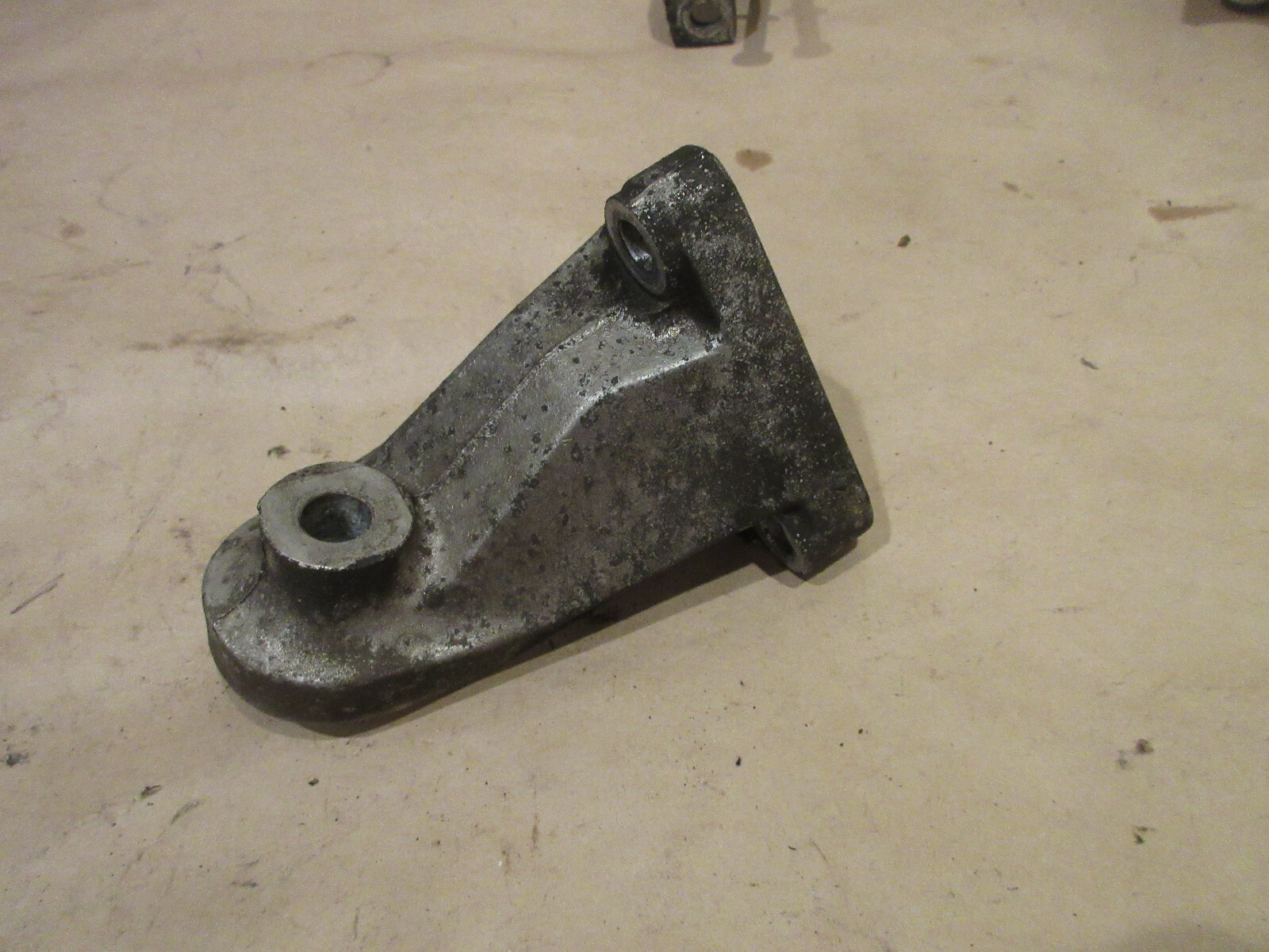 Ferrari 348, Mondial t - Motor Mount Bracket  P/N 133285