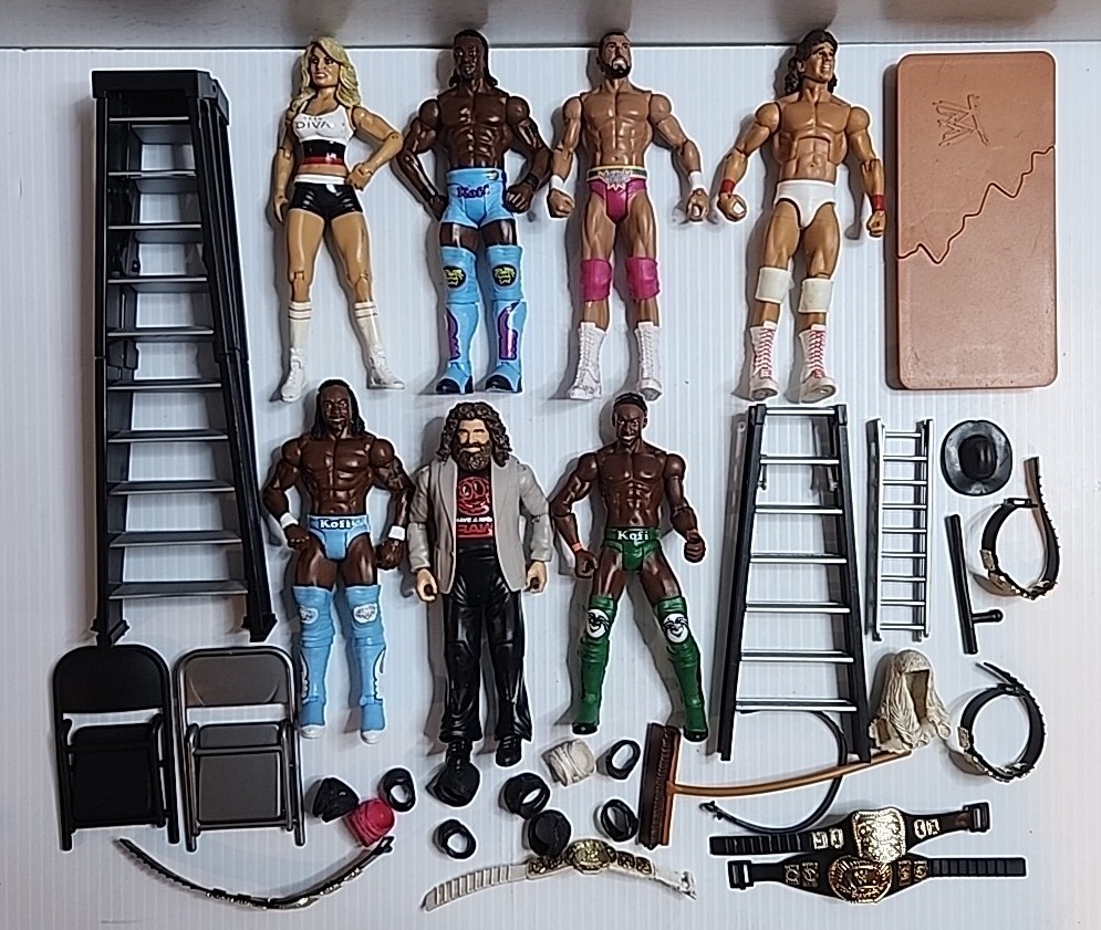 WWE Elite Lot Of 7 Wrestlers Accessories Belts, Chairs, Ladders, Table Kofi