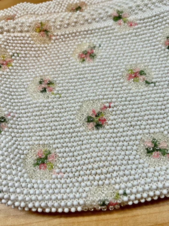 Bolso de noche vintage con cuentas flores blancas y rosas Foto 2 de 4