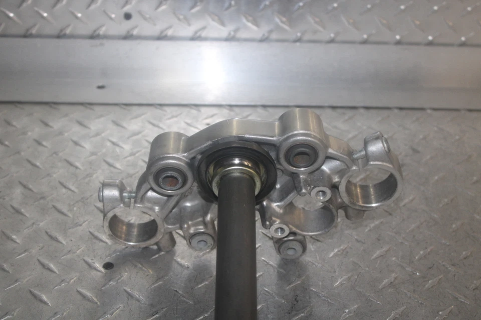 1987 HONDA SHADOW 700 VT700C FRONT FORK TRIPLE CLAMP 53200-MK7-000 53240-MK7-010 - Изображение 4 из 4