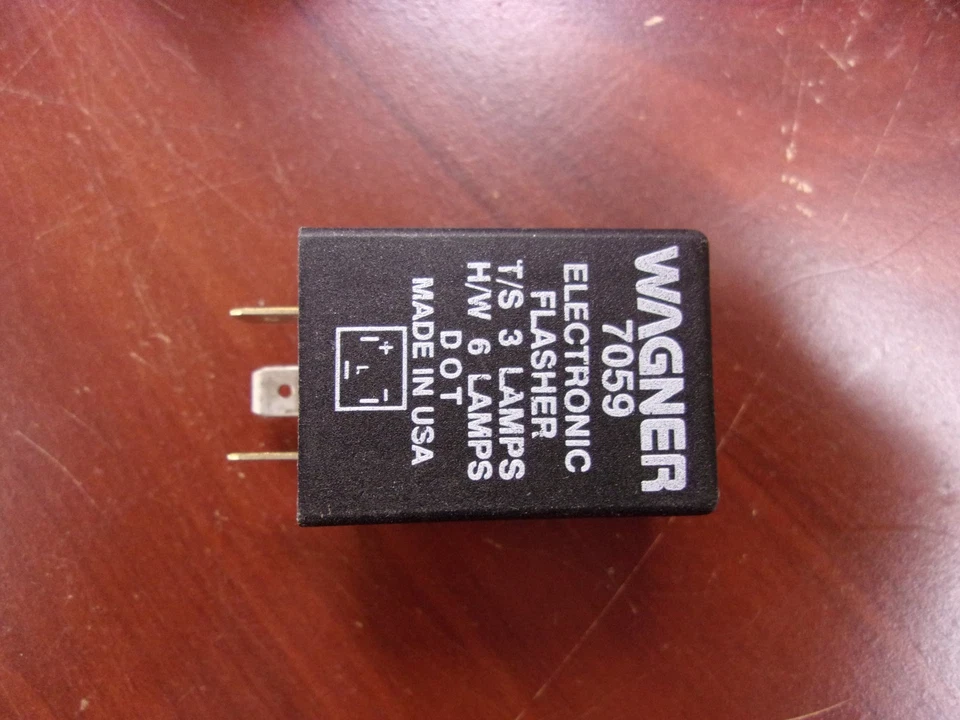 Lot of 14- Turn Signal Flashers Tridon, Wanger, TS, Schier, Napa, and More - Image 4 of 4