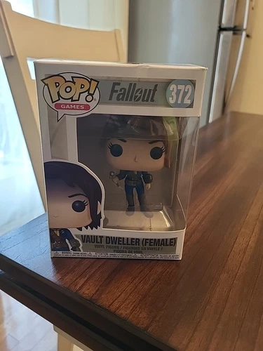 Funko Pop! Vinyl: Fallout - Vault Dweller (Female) (w/ Stimpack) #372