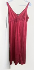 Vtg VANITY FAIR Red Medium Petite Lace Trim Nylon
