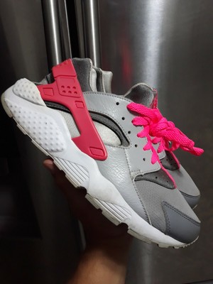 nike huarache hyper pink