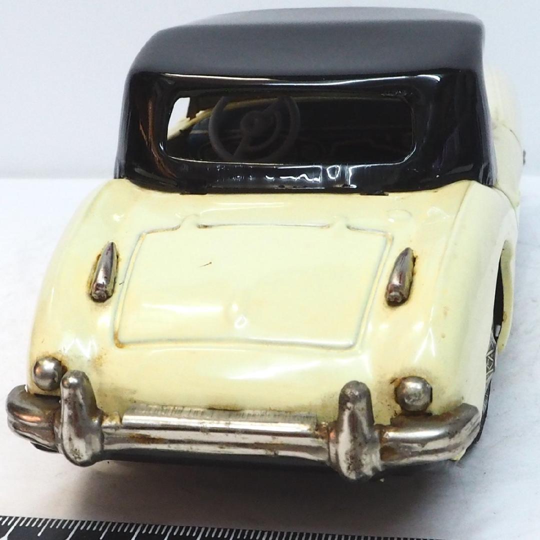 Miniature Car Bandai Austin Healey 100SX Coupe White Soft