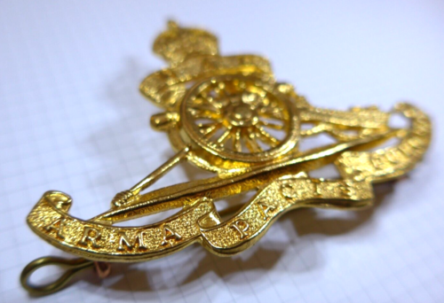 HONOURABLE ARTILLERY COMPANY CAP BADGE, KC, WITH RETAINING PIN - My Ref. No. 72 - Picture 2 of 9