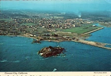 CRESENT CITY, CALIFORNIA AERIAL VIEW CONTINENTAL CHROME POSTCARD