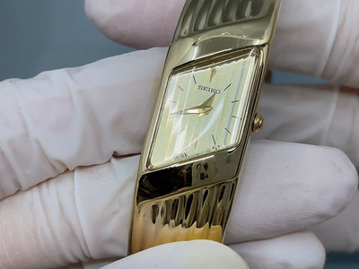 Seiko 1F20-6F80 Women Gold Quartz 15mm Bangle Watch US Stock【N