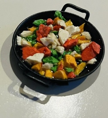 Barbie Größe/Puppenhaus Huhn Stir Fry 