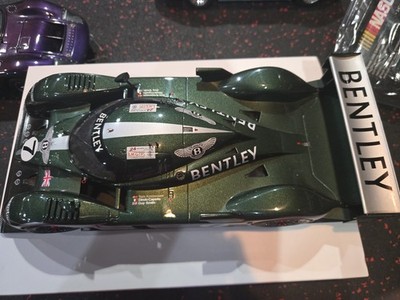 Autoart 1/18 Scale diecast 80353 - Bentley Speed 8 #7 (No Box)