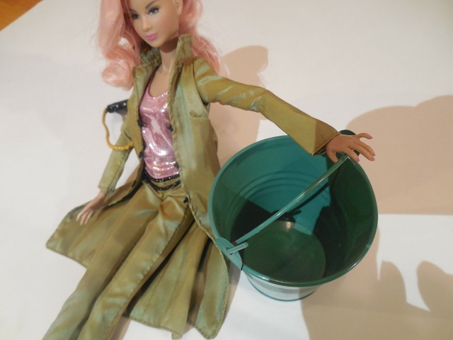 barbie doll scale size