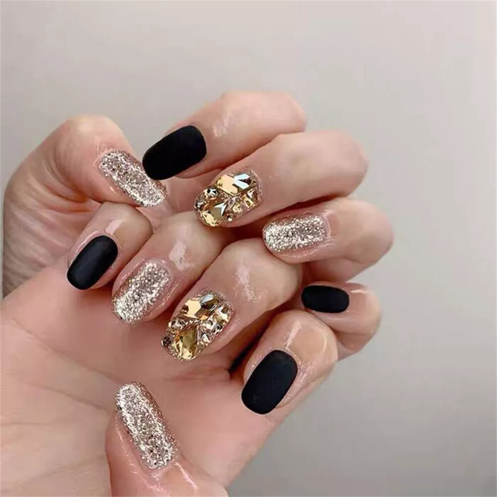 Amazon.com: iMABC Matte Black Full Cover Short Round Press On Nails Gold  Metallic Line Designed Plastic Frosted Cute Fake False Nails Set 24pcs  Stick on Tips Manicure : Beauty & Personal Care