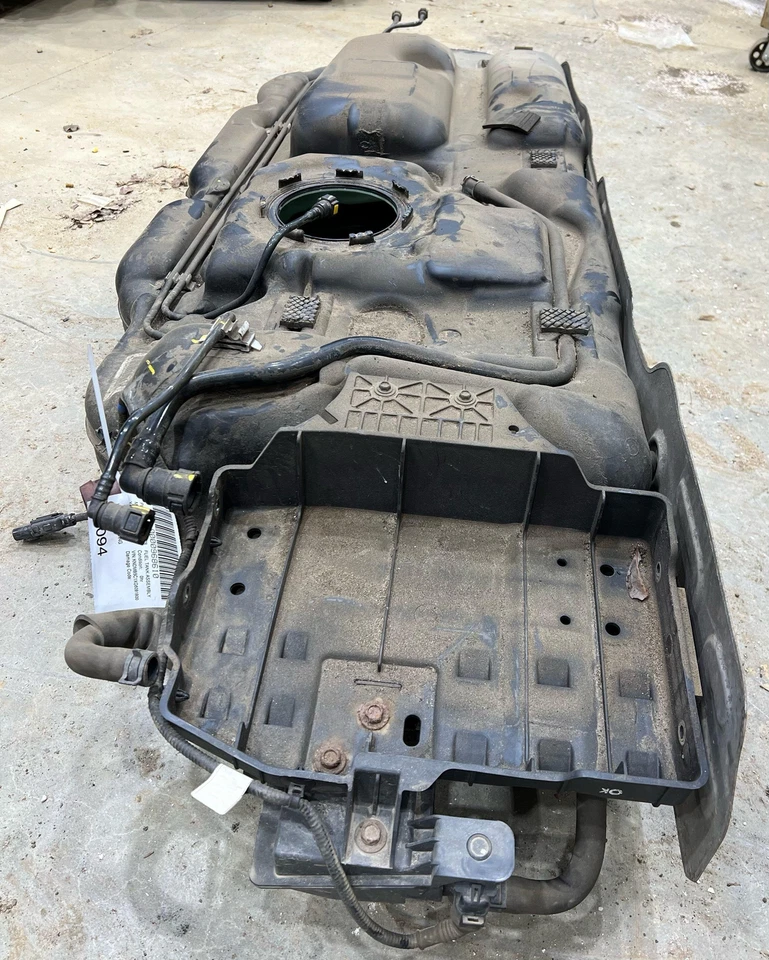 Conjunto de tanque de combustible Kia Sedona 2015 2016 21,5 galones OEM 31150A9500 Foto 4 de 4