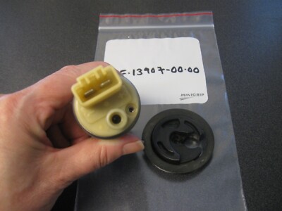 YAMAHA OUTBOARD Z200HPDI FUEL PUMP ASSY 68F-13907-00-00 BIN0152 | eBay