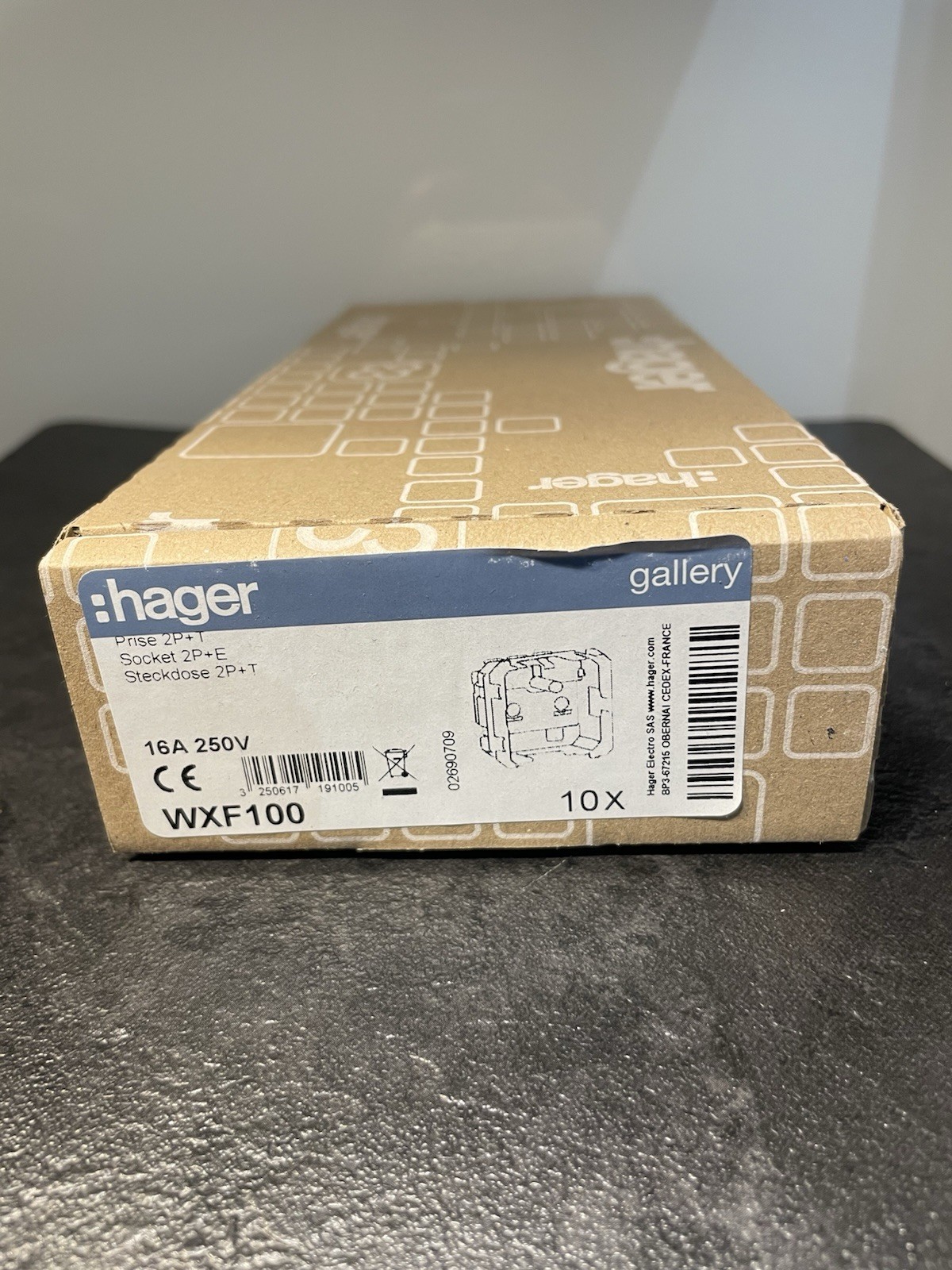 Prises de courant 2P+T Hager pour rénovation de salon et cuisine | Pack Gallery 10 U