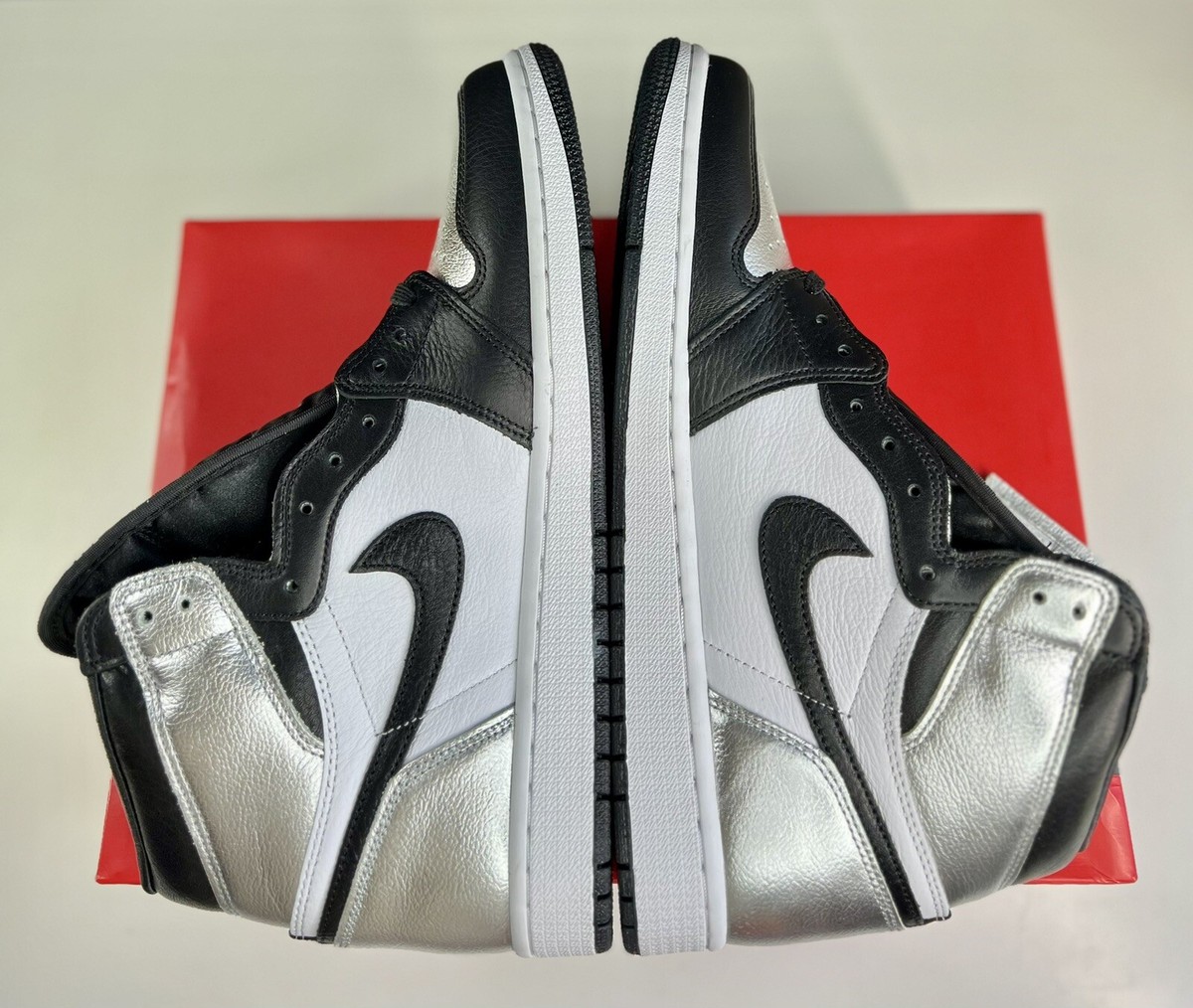 NEW Nike Air Jordan 1 Retro High OG Silver Toe | Women's Size 11