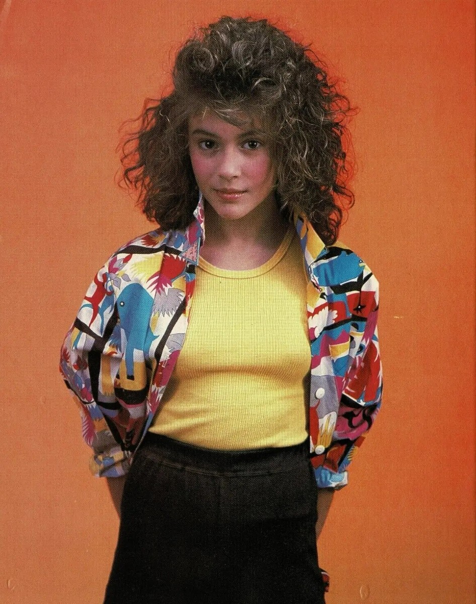 alyssa milano young Young Alyssa Milano Posing 8x10 PHOTO PRINT | eBay