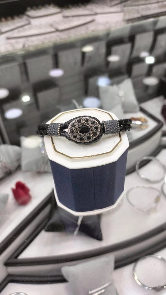 Men's round black leather bracelet with 925 sterling silver 8 inch clasp - Imagem 3 de 4