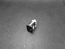 Dual USB Charge Adapter 2019 Chevrolet Equinox 13598459 2018 2020 2021 - 2024