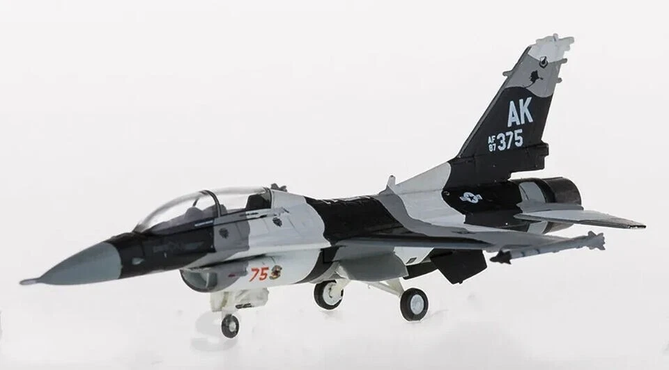 Modelo de avión militar fundido a presión 1:200 Hogan USAF Lockheed F-16D AK 375 Foto 2 de 4