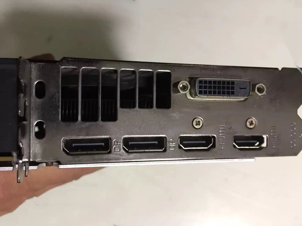 SAPPHIRE NITRO AMD Radeon RX570 8GB 2048SP GDDR5 Graphics Video Card DP DVI HDMI - Image 4 of 4