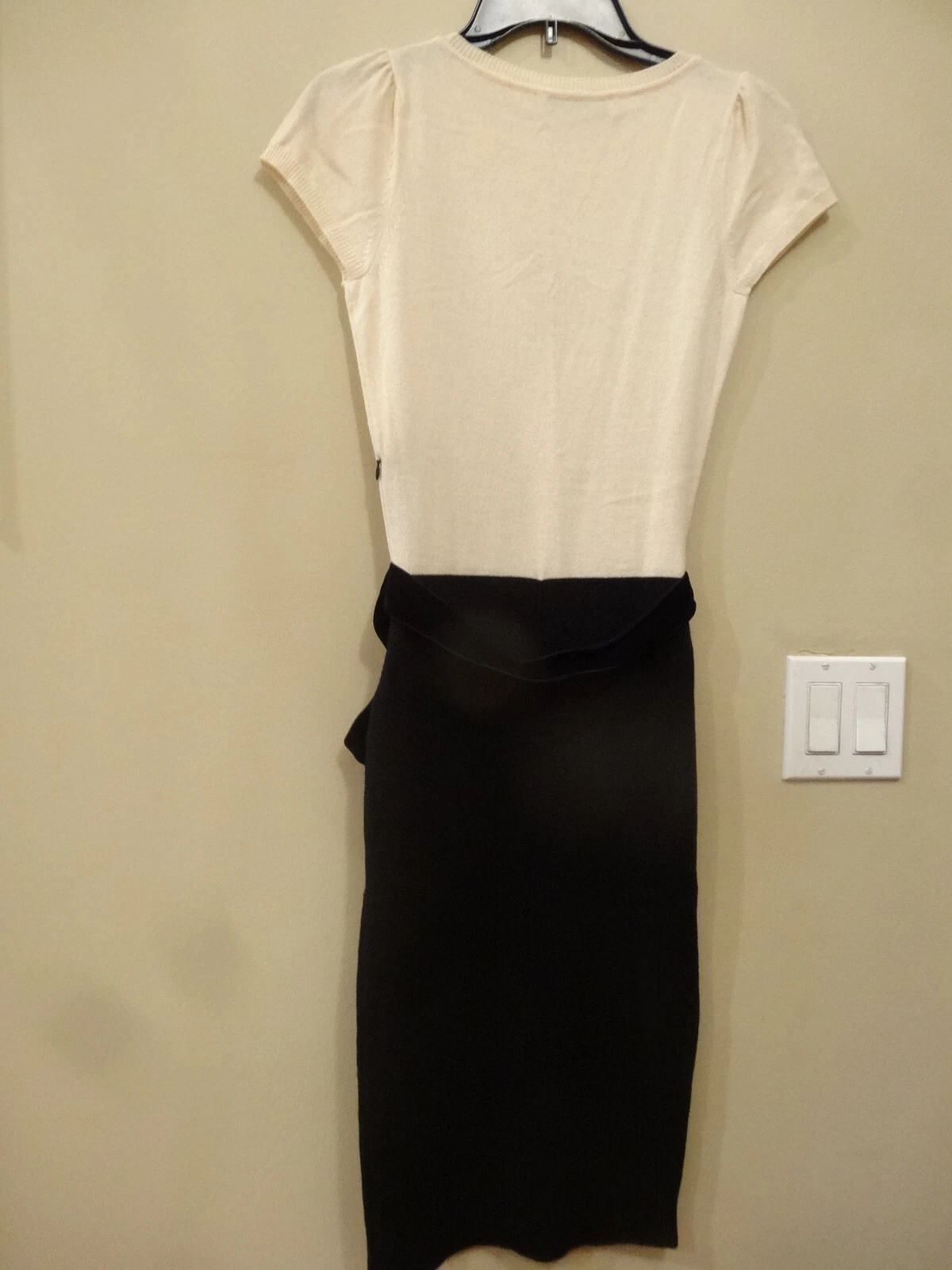 Abito in maglia manica corta con orlo in pizzo nero VALENTINO. Taglia S.