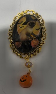 Handcrafted Artisan siamese cat Glass Cameo Brooch