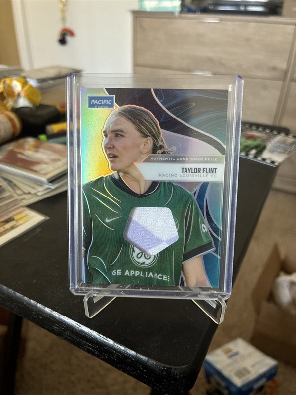 2025 Parkside Pacific NWSL Game Worn Relic Taylor Flint (white/purple) #GR-TF 