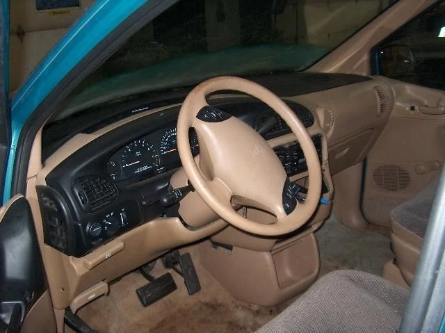 Chasis ECM ABS tablero izquierdo compatible con 96 CARAVANA 8301 Foto 3 de 4