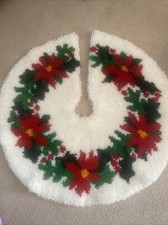 Vintage Latch Hook Christmas Tree Skirt Poinsettia 34  