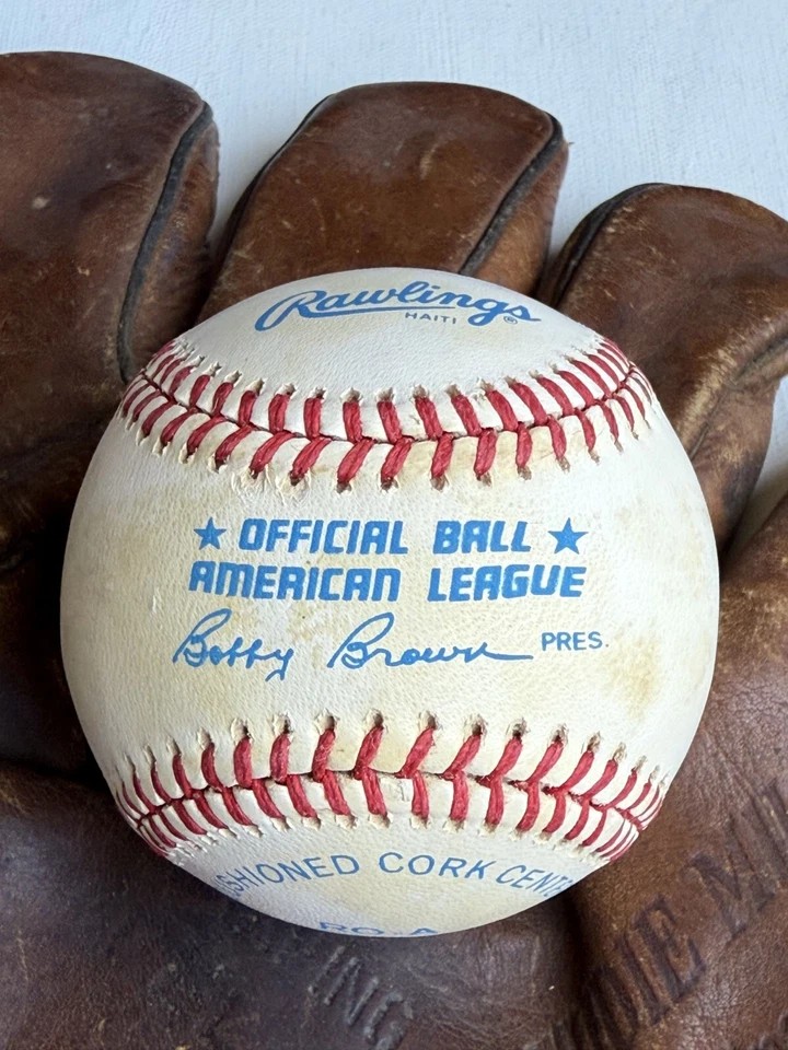 Bola de beisebol oficial da Liga Americana (OAL) autografada assinada por Devon White - Imagem 2 de 2