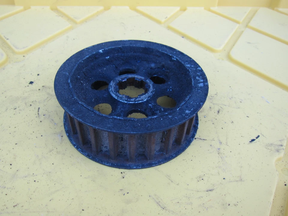 PIÑÓN CINTURÓN DELANTERO KAWASAKI KZ440D KZ 440 OEM Foto 3 de 4