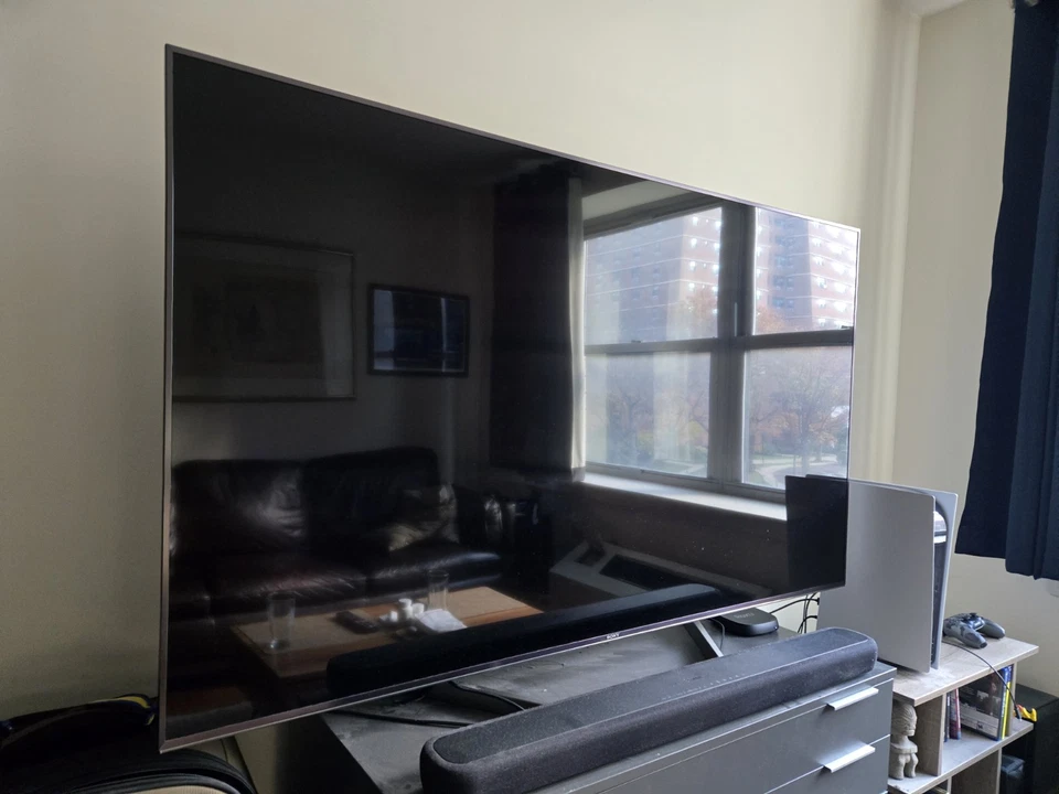 Sony Bravia 65" 4K UHD Smart LED TV - XBR65X900F Foto 2 de 4