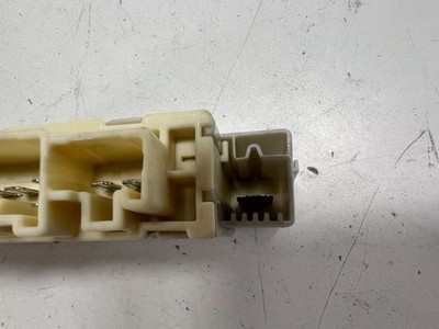 Lexus Integration Module ECU Ct200h Ct 200 H Relay 82641-75080 for