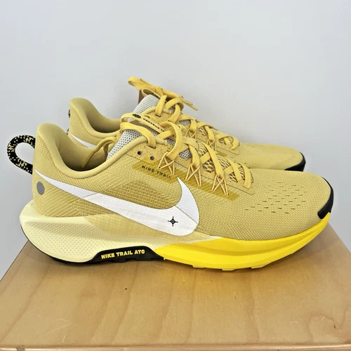 Nike Pegasus Trail 5 Running Shoes Saturn Gold White DV3864-700 Mens's Size 7.5