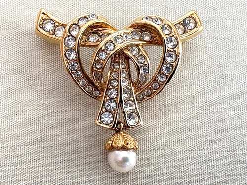 Attwood Sawyer A & S UK Ribbon Bow w Pearl Pin Brooch Vintage Costume Jewelry