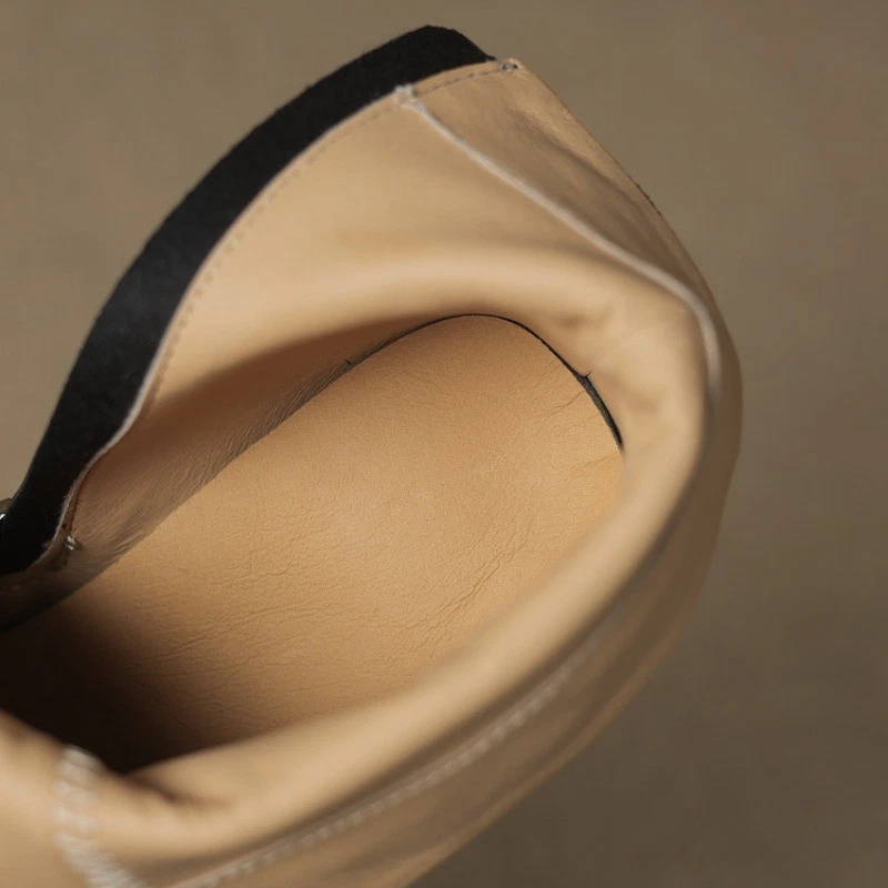 Botas al tobillo con cremallera lateral para mujer punta puntiaguda bordadas con cuentas botas de tacón de gatito Foto 4 de 4