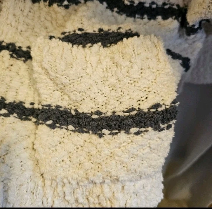 Suéter estilo cárdigan C&C California con mangas estilo ala talla grande Foto 2 de 4