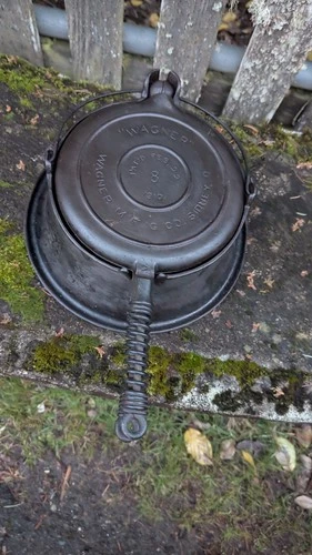 Wagner Ware Sidney O No. 8 Cast Iron Waffle Iron Complete w/ High Base 1910