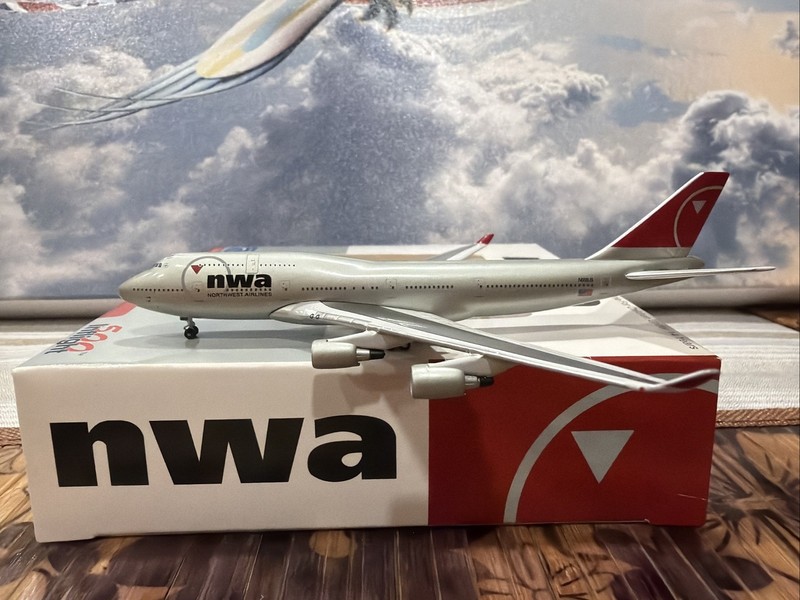Inflight 500 1:500 Northwest Airlines B 747-400 N668US