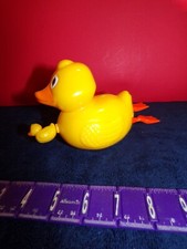 Swimming Momma Duck  Baby Pull String Plastic Pool Bath Toy Works CUTE JARU