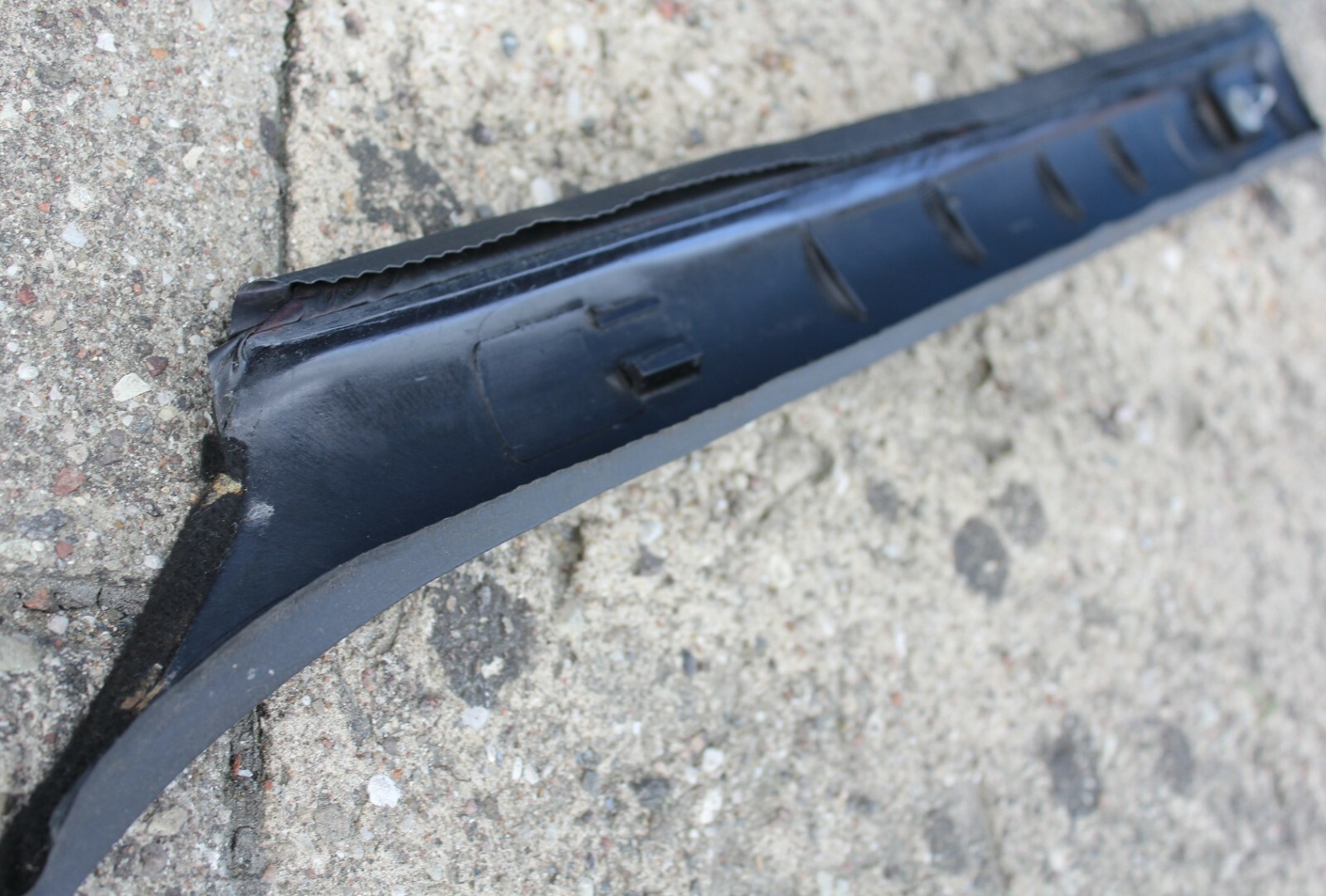 GENUINE BMW E30 INTERIOR FRONT SIDE A-PILLAR COVERING APRON RIGHT 