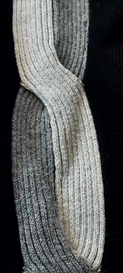 Suéter De Colección LaVane Para Hombres Grande Tejido Algodón Gris/Blanco/Negro Único Usado en Excelente Condición Foto 3 de 4