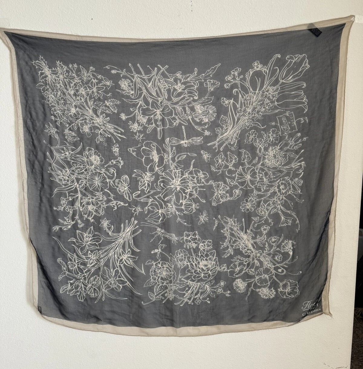 Foulard vintage Gucci Flora bleu marine transparent floral carré soie